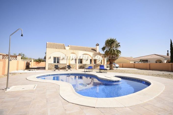 Image No.1-3 Bed Villa for sale