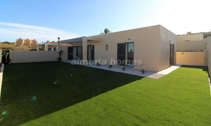 Image No.1-3 Bed Villa for sale