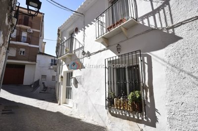 1 - Serón, Townhouse