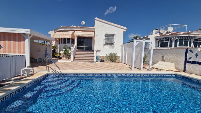 Image No.1-2 Bed Villa / Detached for sale