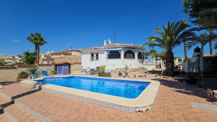 Image No.1-3 Bed Villa / Detached for sale