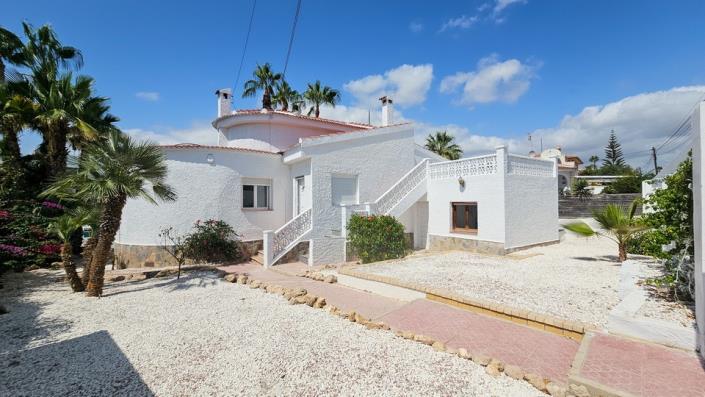 Image No.1-3 Bed Villa / Detached for sale