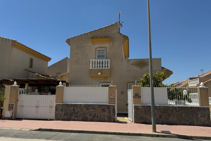 Image No.1-3 Bed Villa for sale