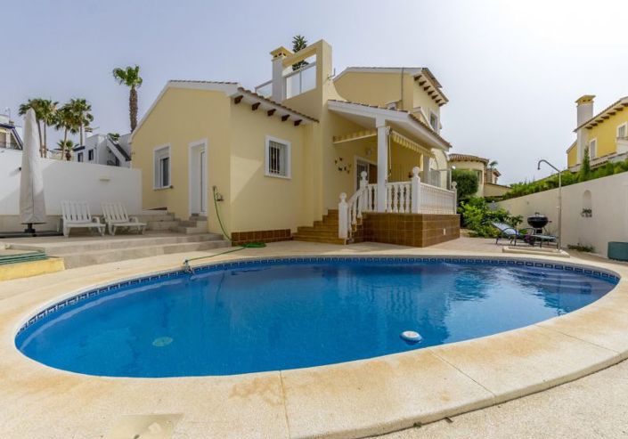 Image No.1-4 Bed Villa for sale