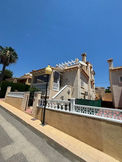 Image No.1-3 Bed Villa for sale