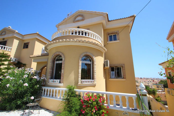 Image No.1-4 Bed Villa for sale