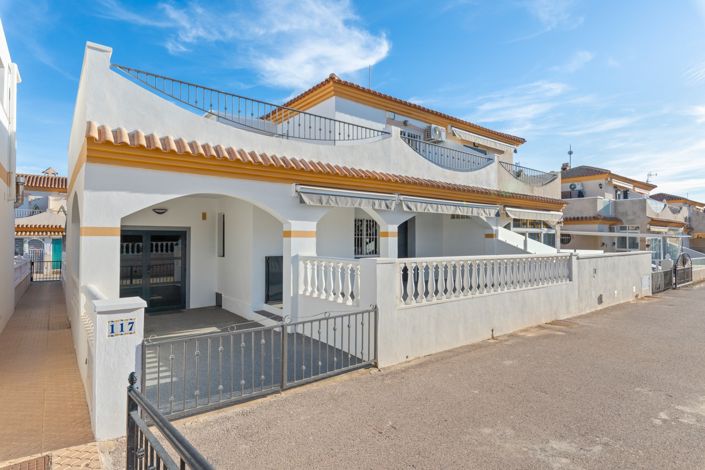 Image No.1-Villa de 3 chambres à vendre à Playa Flamenca