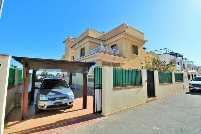 Image No.1-3 Bed Villa for sale