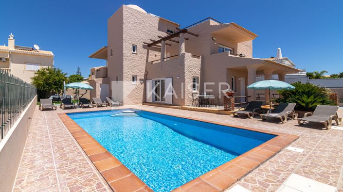 Image No.1-4 Bed Villa for sale