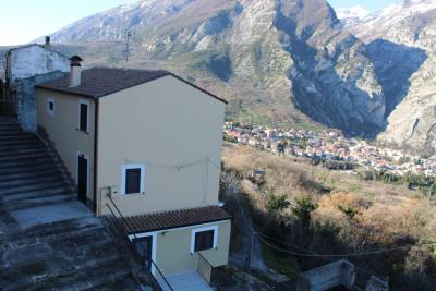 1 - Civitella Messer Raimondo, Maison de ville