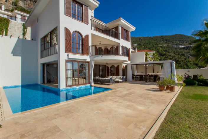 Image No.1-5 Bed Villa / Detached for sale