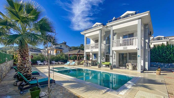 Image No.1-4 Bed Villa / Detached for sale