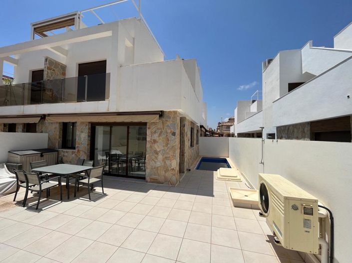 Image No.1-3 Bed Villa for sale