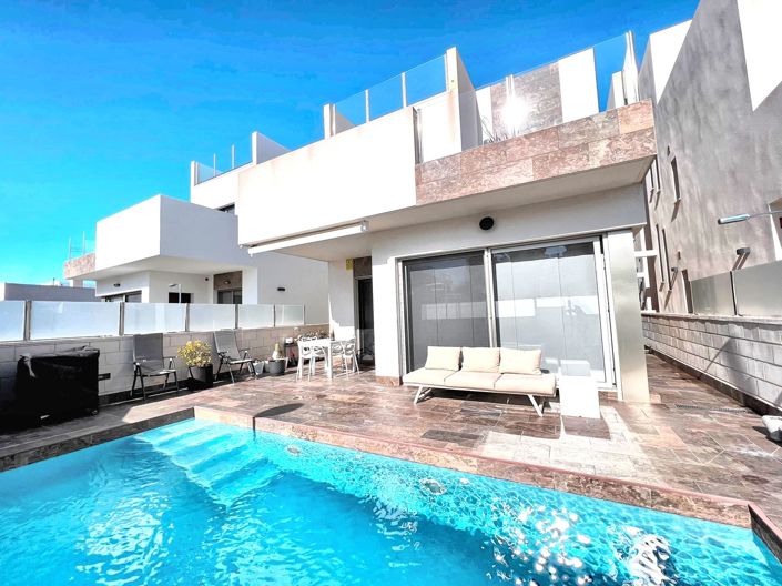 Image No.1-3 Bed Villa for sale