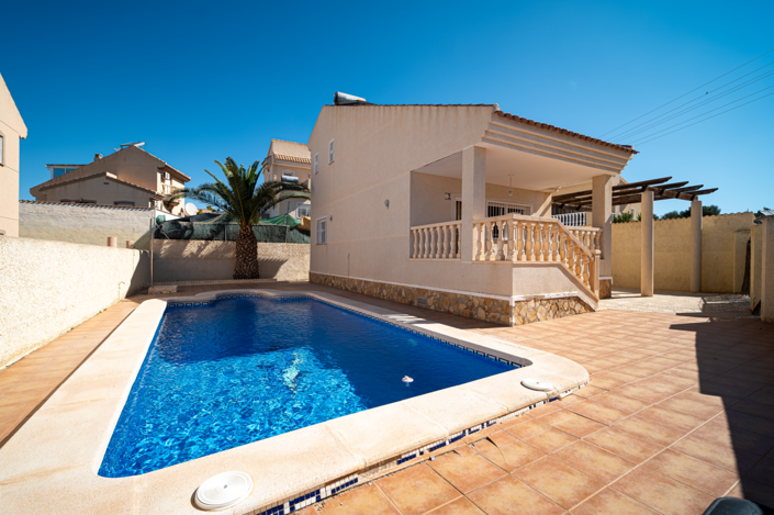 Image No.1-3 Bed Villa for sale