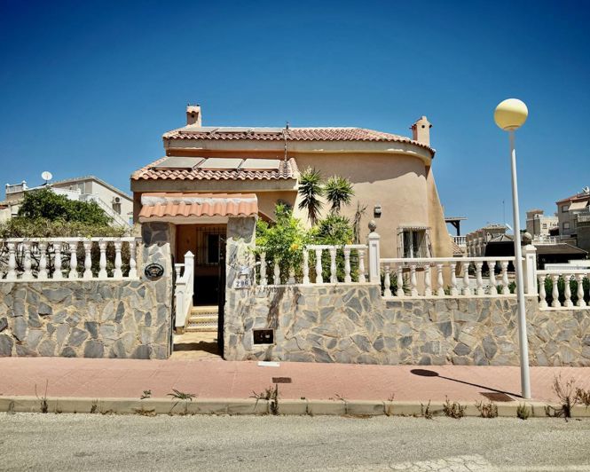 Image No.1-3 Bed Villa for sale