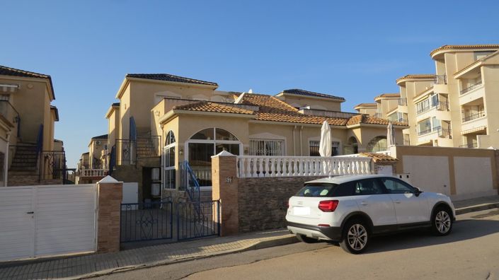 Image No.1-3 Bed Villa for sale