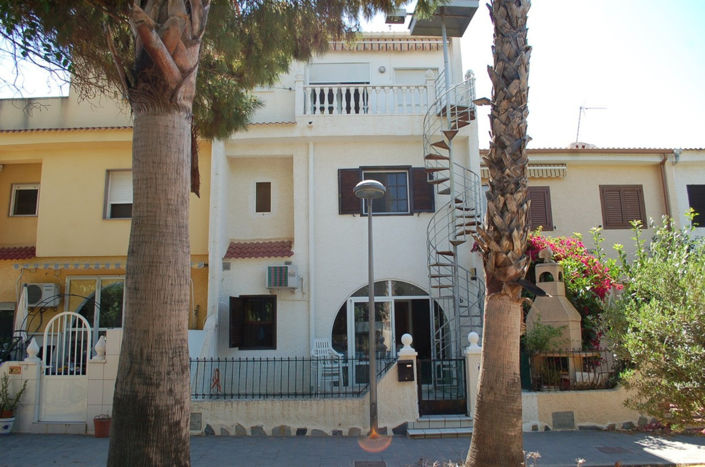 Image No.1-3 Bed Villa for sale