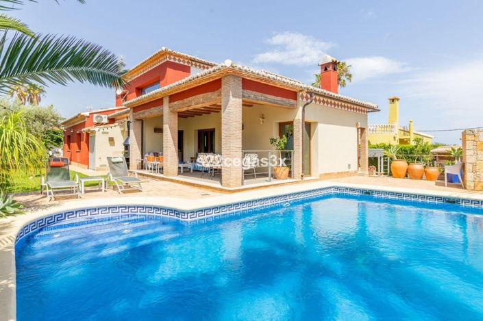 Image No.1-3 Bed Villa for sale