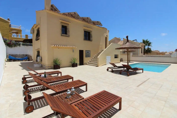 Image No.1-5 Bed Villa for sale