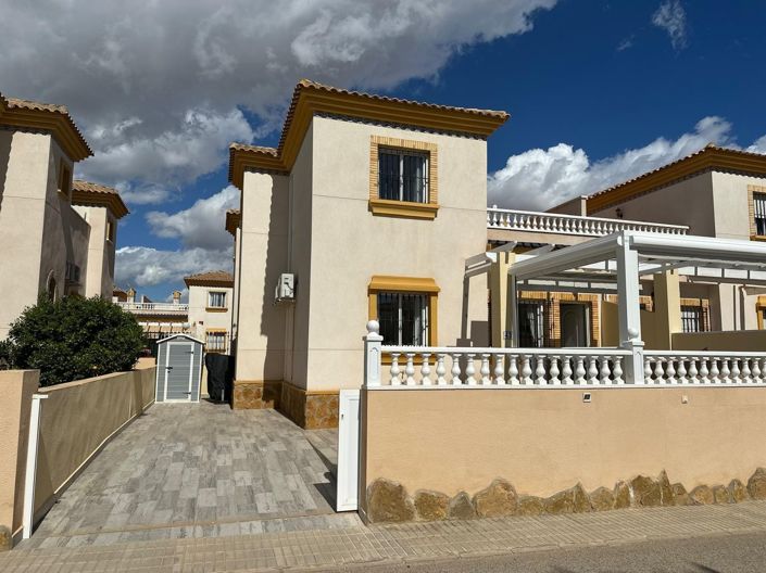 Image No.1-3 Bed Villa for sale