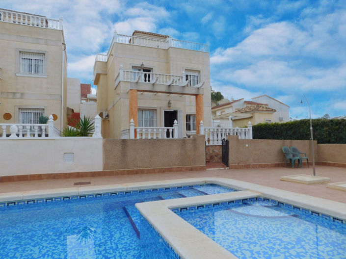 Image No.1-3 Bed Villa for sale