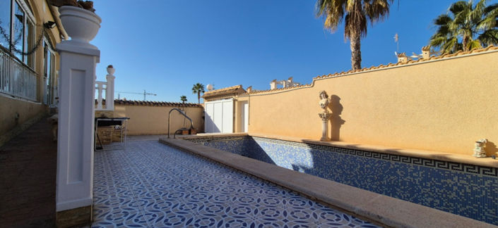 Image No.1-3 Bed Villa for sale