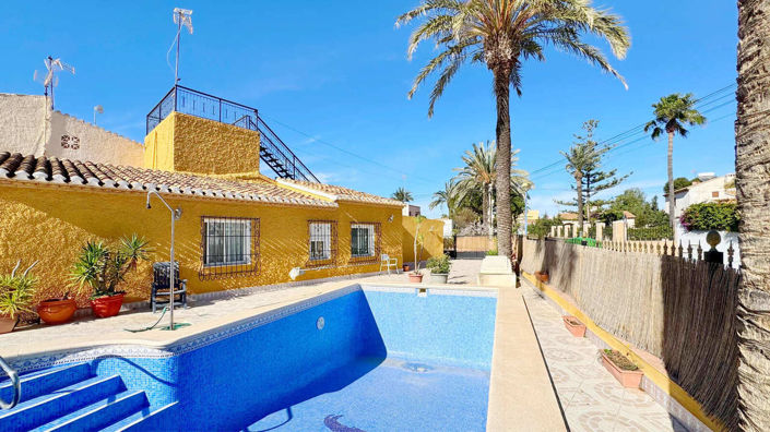 Image No.1-4 Bed Villa for sale