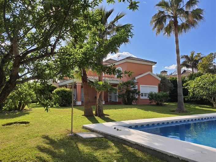 Image No.1-4 Bed Villa for sale