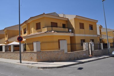 1 - Pinoso, Townhouse