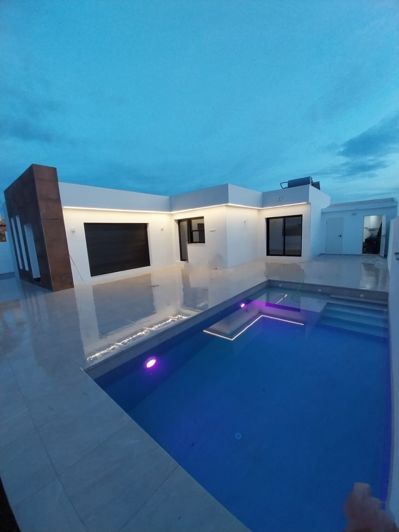 Image No.1-4 Bed Villa for sale