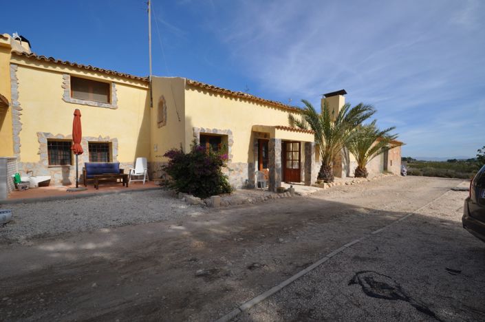 Image No.1-4 Bed Villa for sale