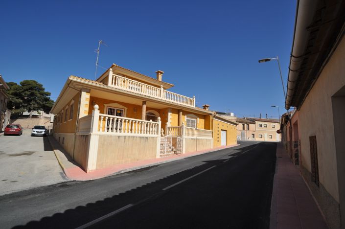 Image No.1-5 Bed Villa for sale