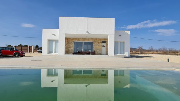 Image No.1-3 Bed Villa for sale