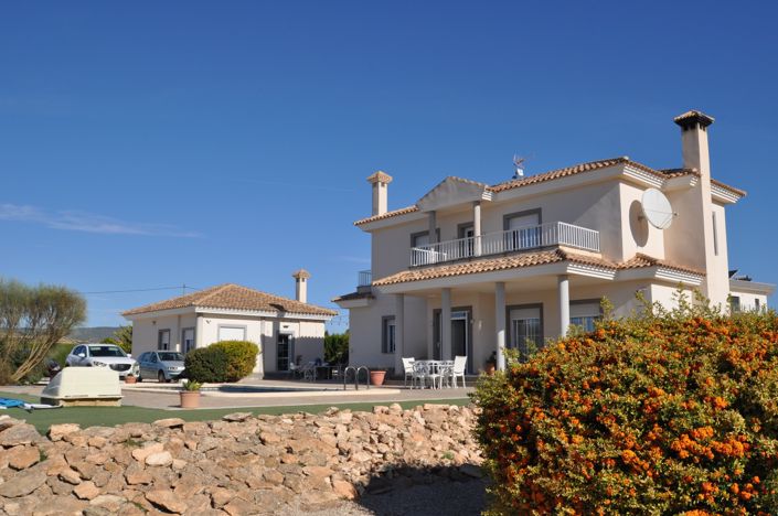 Image No.1-6 Bed Villa for sale