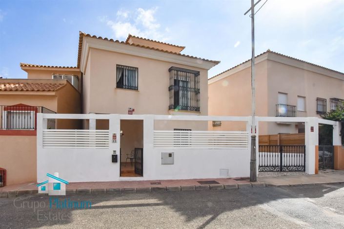 Image No.1-3 Bed Villa for sale