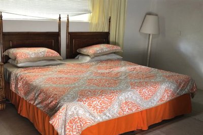 williams-bedroom-orange