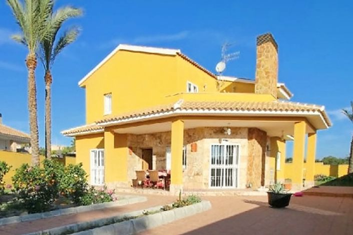 Image No.1-4 Bed Villa for sale