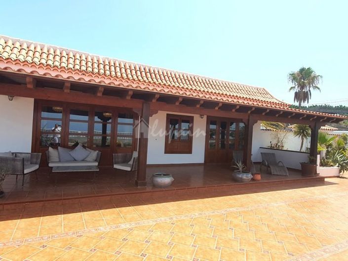 Image No.1-3 Bed Villa for sale