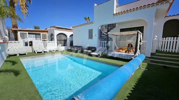 Image No.1-4 Bed Villa for sale