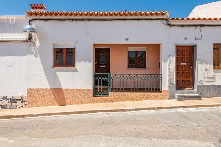 Image No.1-3 Bed Villa for sale