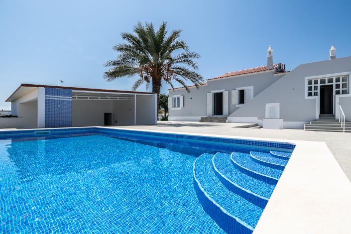 Image No.1-6 Bed Villa / Detached for sale