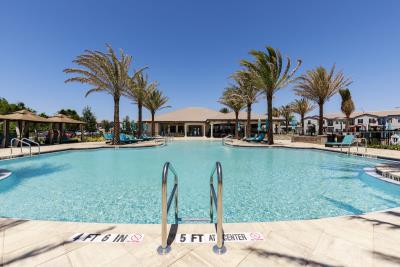 Clubhouse-Pool--2-