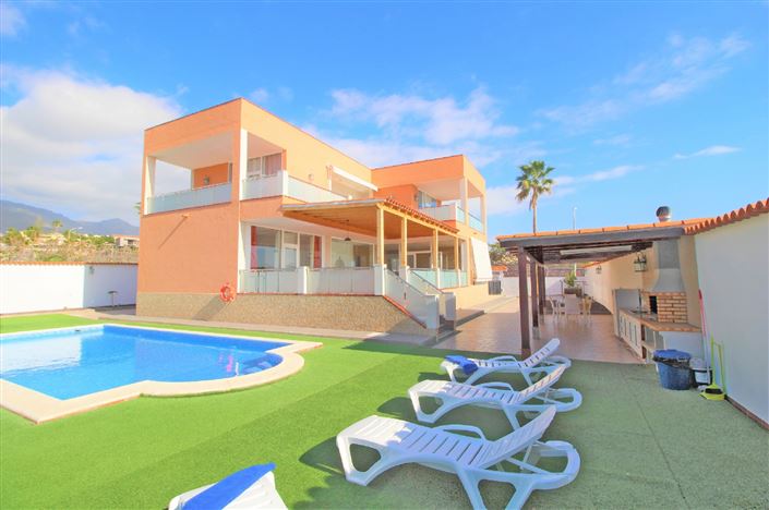 Image No.1-4 Bed Villa for sale