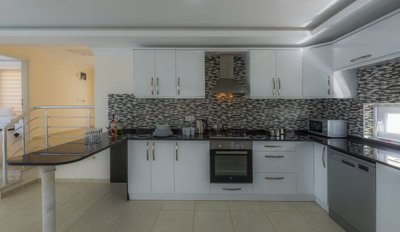 Luxury 6-Bed Ovacik Villa - Open kitchen