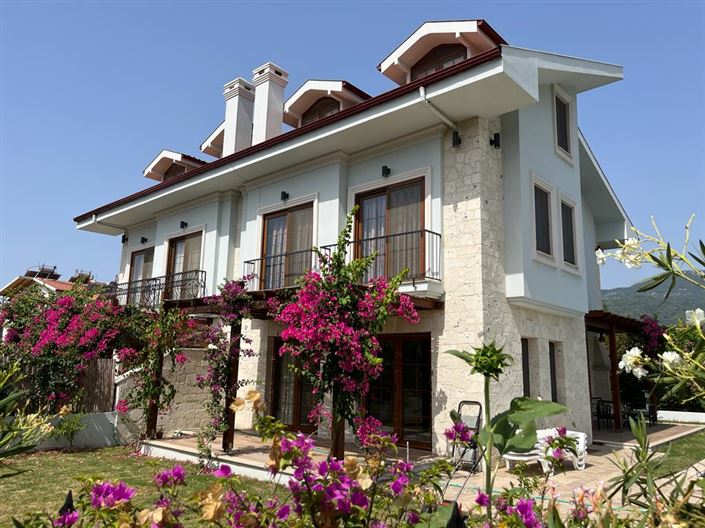 Image No.1-6 Bed Villa for sale