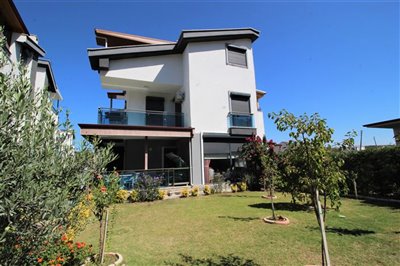 Stunning Triplex Villa For Sale in Didim - Triplex villa with pretty lush green gardens