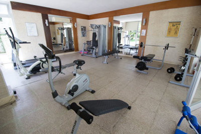 Modern 2- Bed Side Apartment - Gym