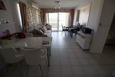 Modern 1 Bedroom  Side Apartment - Living area with balcony access