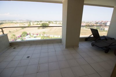 Modern 1 Bedroom  Side Apartment - Stunning nature views